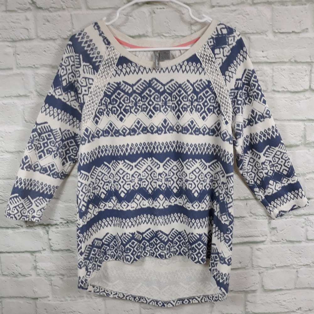 New Directions blue & white top, medium
